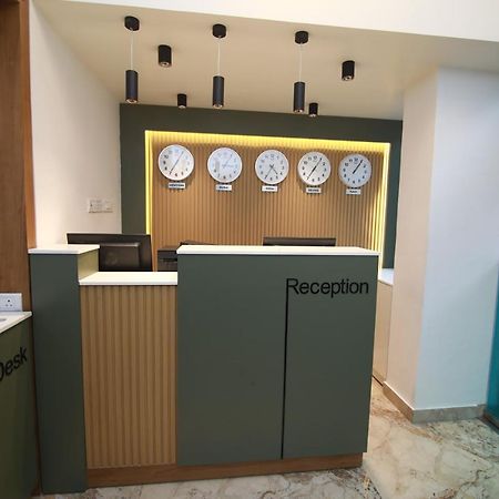Hotel Royal Blooms Bangalore Dış mekan fotoğraf