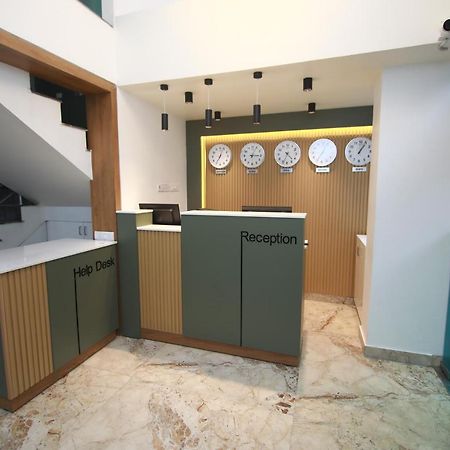 Hotel Royal Blooms Bangalore Dış mekan fotoğraf