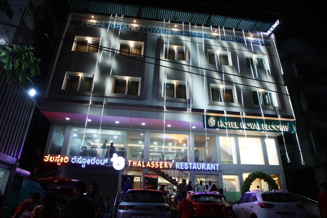 Hotel Royal Blooms Bangalore Dış mekan fotoğraf